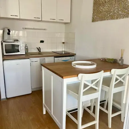 Appartement Superbe En Plein Centre,parking Privé *